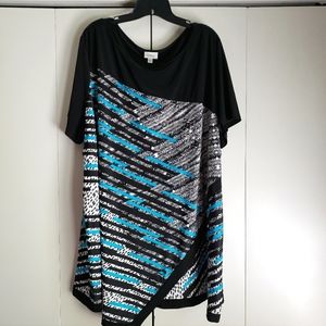 Avenue top in black/white/blue. Size 30/32